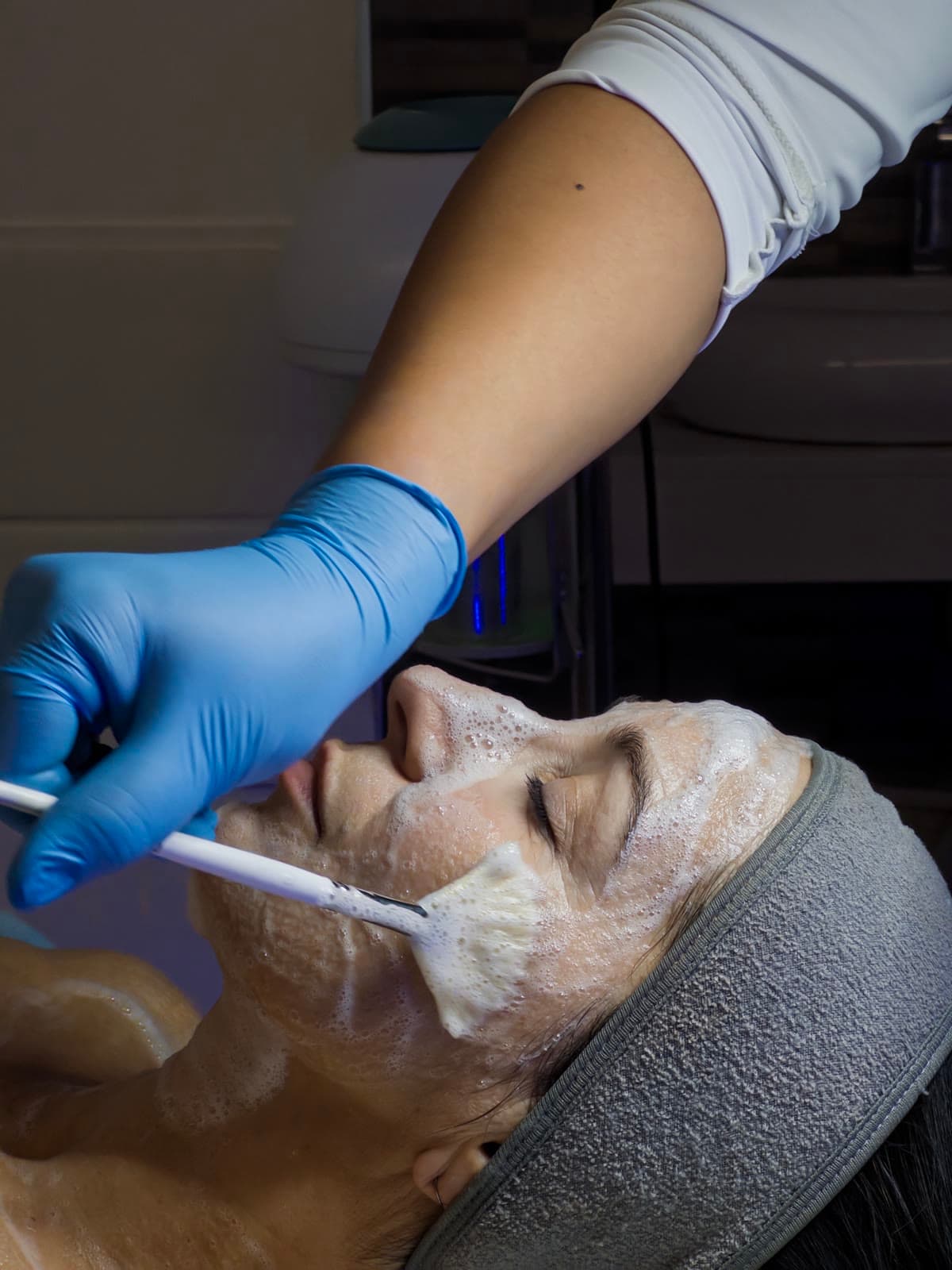Limpieza facial profunda — Clínica Pura Vida Valencia